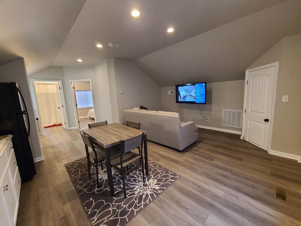 106 Cartee Ave in Greenville, SC - Building Photo