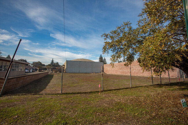 24997 Oneil Ave in Hayward, CA - Foto de edificio - Building Photo