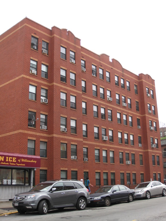 330 Union Ave in Brooklyn, NY - Building Photo - Building Photo