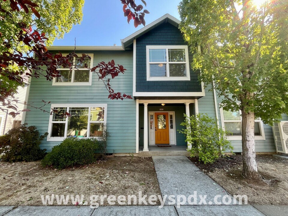 6802 N Borthwick Ave in Portland, OR - Building Photo