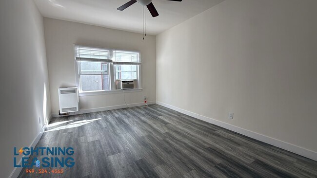 404 N Coronado St in Los Angeles, CA - Building Photo - Building Photo