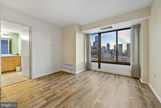 2001 Hamilton St in Philadelphia, PA - Building Photo - Building Photo