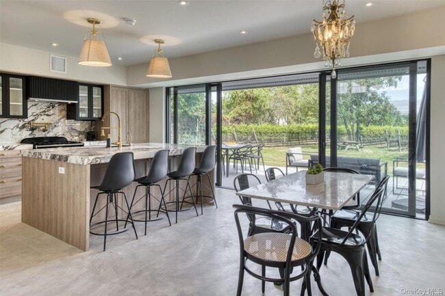 1050 King St in Orient, NY - Building Photo - Building Photo