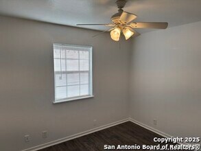 214 Merida St in San Antonio, TX - Building Photo - Building Photo