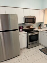 3245 Cypress Glen Way in Naples, FL - Building Photo - Building Photo