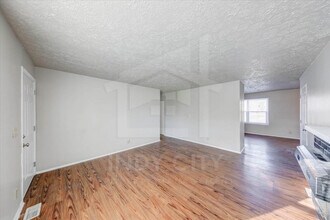 8432 E 37th Pl in Indianapolis, IN - Building Photo - Building Photo