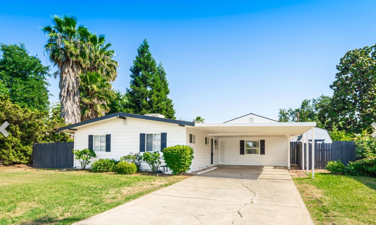 4912 Boyd Dr in Carmichael, CA - Building Photo