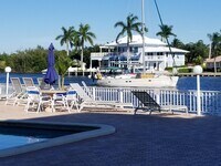 638 Snug Harbor Dr photo'