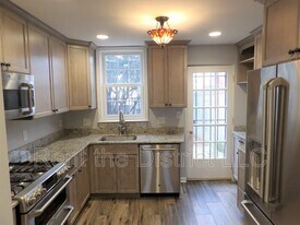 231 14th St NE in Washington, DC - Building Photo