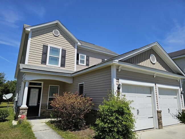 property at 8 Tee Tree Cir