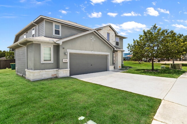 10106 Macarthur Way in Converse, TX - Building Photo - Building Photo