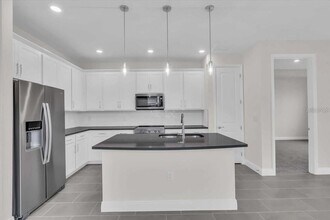 9258 Gulf Hvn Dr in Parrish, FL - Building Photo - Building Photo