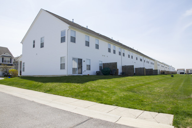 Townes At West Albany in Westerville, OH - Building Photo - Building Photo