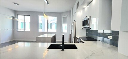 2146 Van Buren St in Hollywood, FL - Building Photo - Building Photo