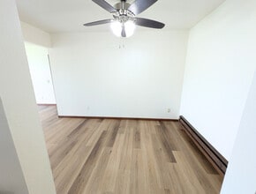 Sunset Lane Apartments in Waunakee, WI - Foto de edificio - Building Photo