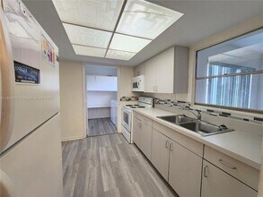 1564 NW 31st Way in Fort Lauderdale, FL - Building Photo - Building Photo