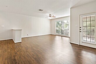 6607 Lake Woodlands Dr in The Woodlands, TX - Building Photo - Building Photo