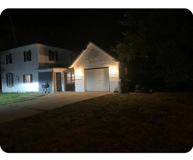 301 Luverne St. in Magnolia, MN - Building Photo - Building Photo
