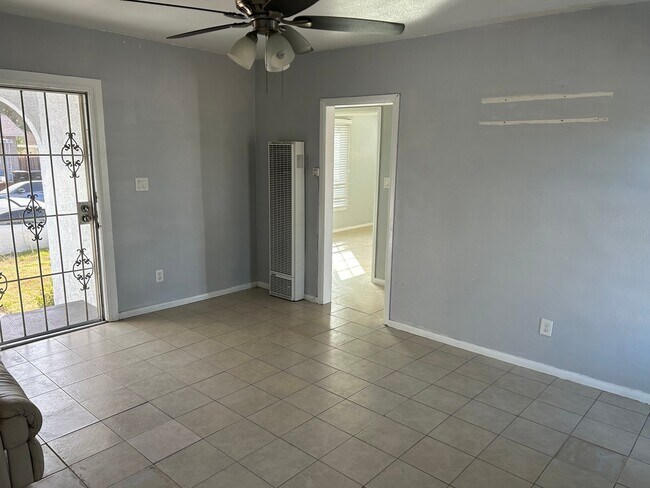 6835 Newell St in Huntington Park, CA - Building Photo - Building Photo