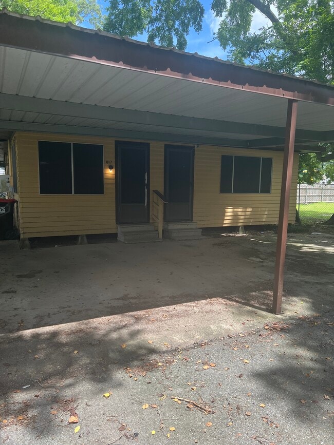 property at 817 16th St