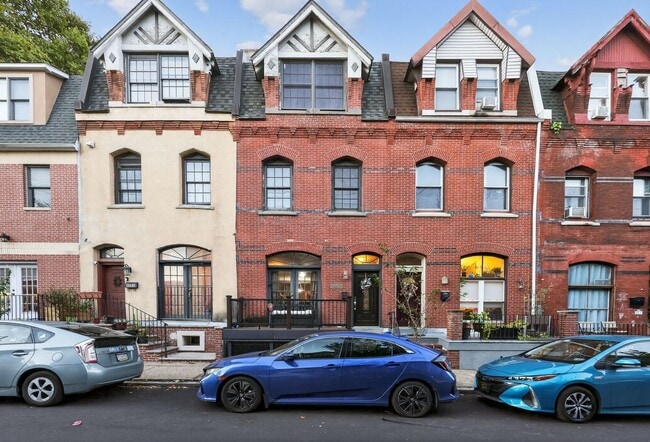 property at 4443 Sansom St