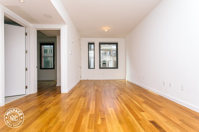 123 Melrose St, Unit 827 in Brooklyn, NY - Building Photo - Building Photo
