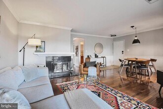 11110 Beaver Trail Ct in Reston, VA - Building Photo - Building Photo