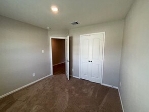 10539 Copper Ridge Dr in Cleveland, TX - Building Photo - Building Photo