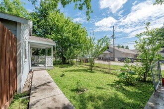 8314 Brandon St in Houston, TX - Building Photo - Building Photo
