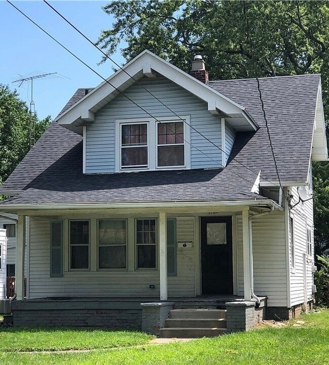 property at 3764 Lockwood Ave