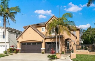 7435 Paloma Dr in Huntington Beach, CA - Building Photo