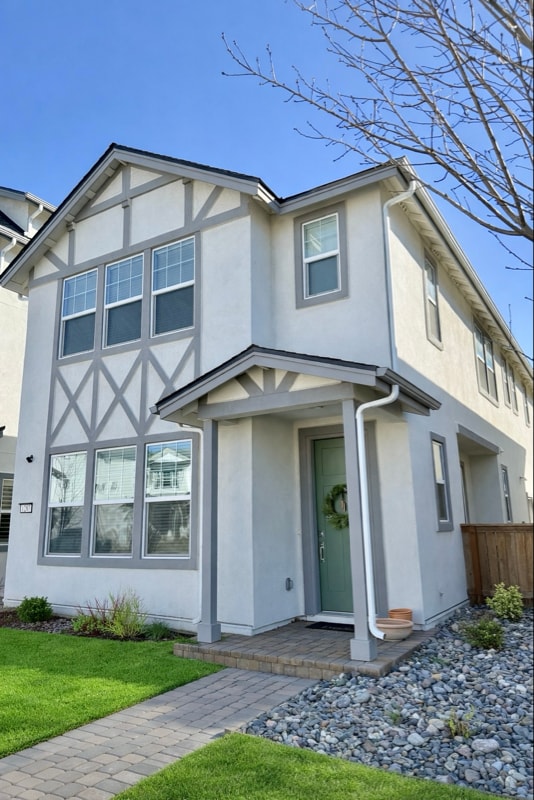 property at 1287 Grove St