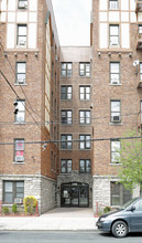 245 E 207th St in Bronx, NY - Building Photo - Building Photo