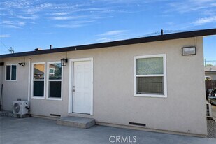 455 Pear St in San Bernardino, CA - Building Photo