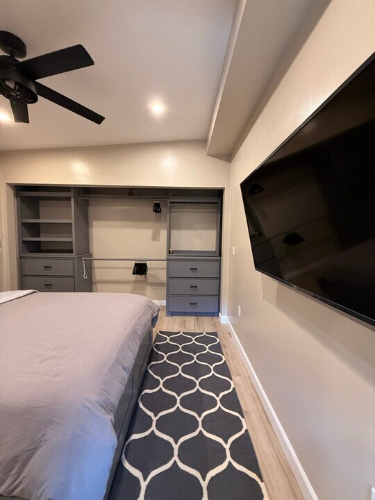 1519 1/2 W 37th Pl in Los Angeles, CA - Building Photo