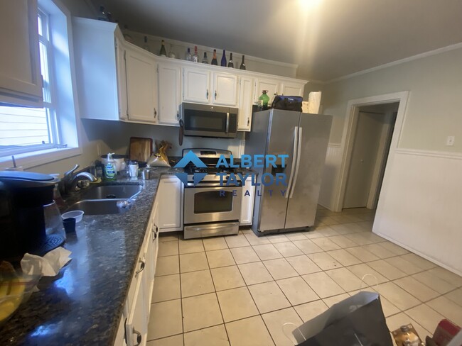 10 Evergreen Ave, Unit uni2 4-bed 1-bath in Somerville, MA - Building Photo - Building Photo