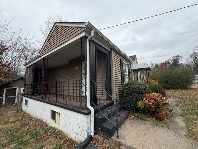 1751 Pexton Ave in Salem, VA - Building Photo - Building Photo