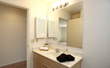 Washington Park in Centerville, OH - Building Photo - Interior Photo