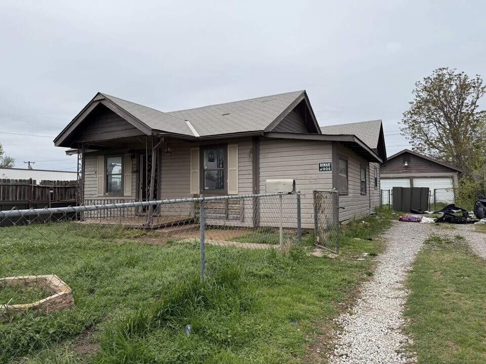305 SW 45th St in Oklahoma City, OK - Building Photo