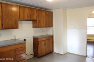 918 W Wood St in Coal Township, PA - Building Photo - Building Photo