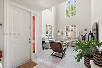 5343 SW 40th Ave in Davie, FL - Building Photo - Building Photo