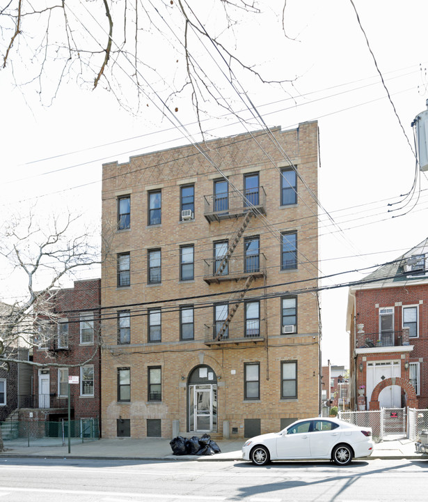 3226 Bronxwood in Bronx, NY - Building Photo