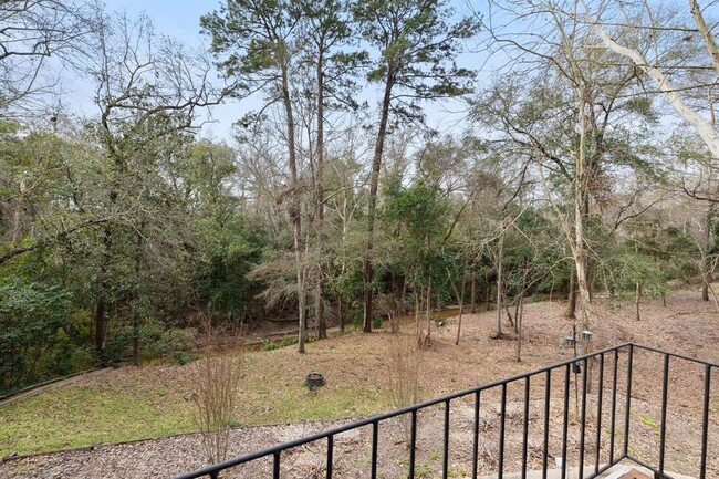 827 W Magnolia St in Livingston, TX - Building Photo - Building Photo