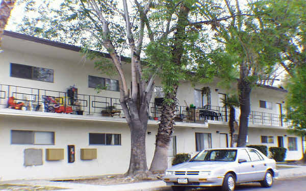 12901-12911 Dalewood St in Baldwin Park, CA - Foto de edificio