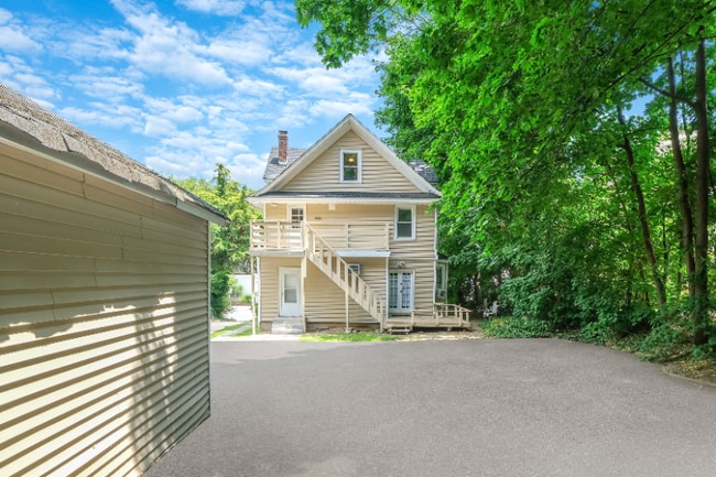 483 New York Ave in Huntington, NY - Building Photo - Building Photo