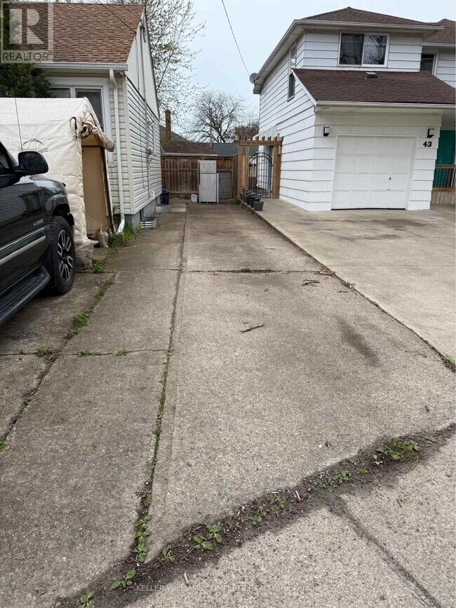 41-41 Beamer Ave in St Catharines, ON - Building Photo - Building Photo
