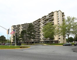 Premier at Cherry Hill in Cherry Hill, NJ - Building Photo