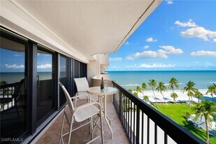 4001 Gulf Shore Blvd N in Naples, FL - Building Photo