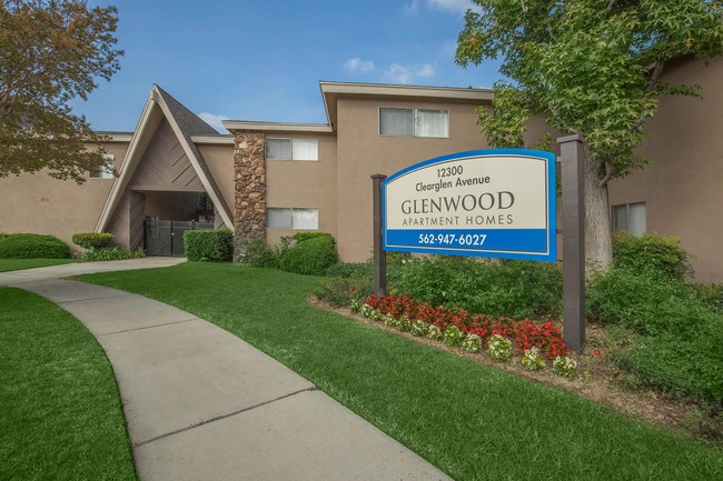 Glenwood Apartment Homes in Whittier, CA - Building Photo - Building Photo