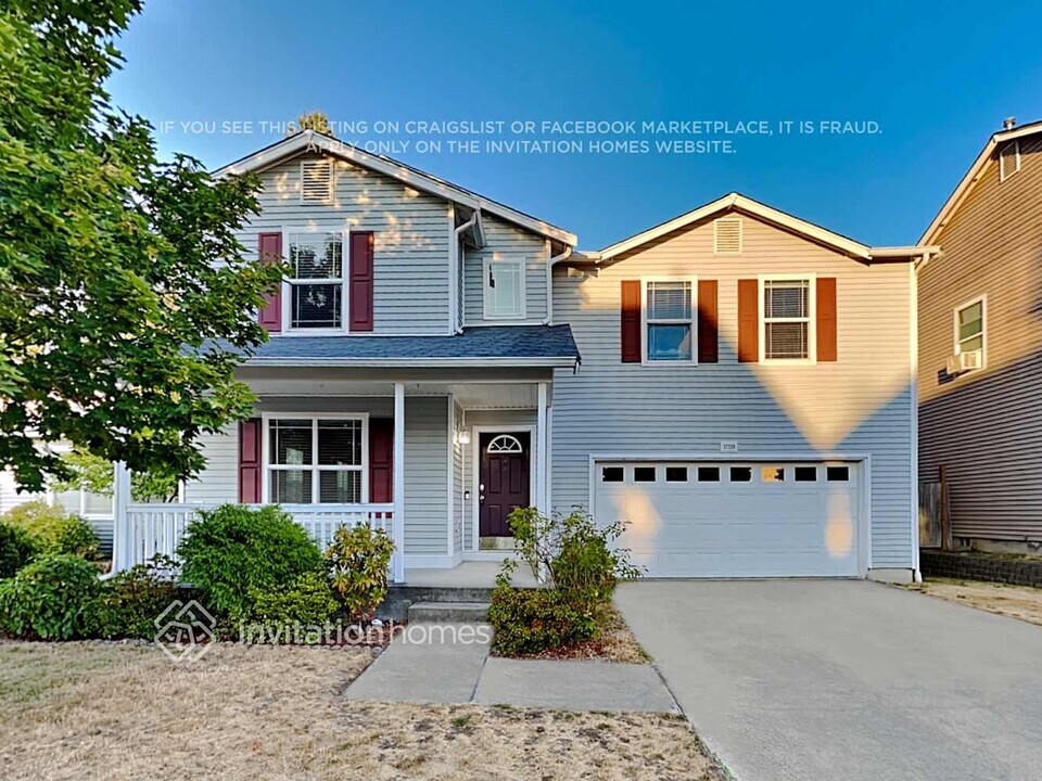 17319 85th Ave Ct E in Puyallup, WA - Building Photo